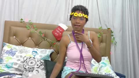 didoelizabeth online show from December 15, 1:38 pm