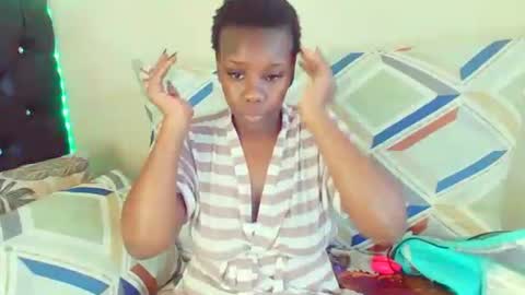 Snapshot of dinnydakrazx chatting on October 23, 6:52 am dinnydakrazx online show from October 23, 6:52 am
