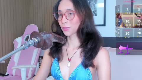 Bella  online show from October 3, 8:25 pm