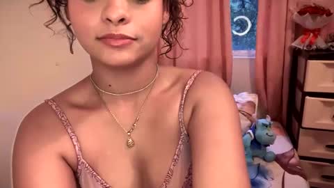 Snapshot of doll_dolcce chatting on October 11, 8:44 pm doll dolcce online show from October 11, 8:44 pm