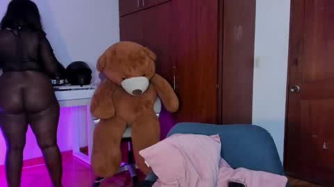 emily --  online show from September 25, 8:35 am