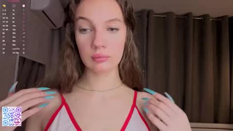 Emilia online show from December 14, 4:18 am