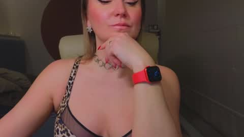 DOM MUMMY online show from January 17, 4:26 pm