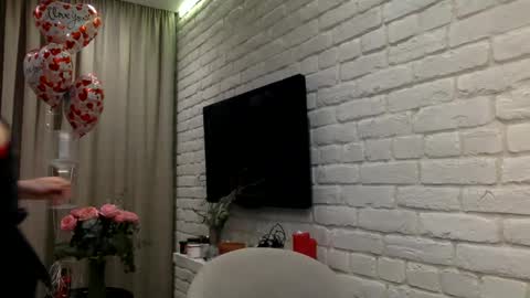 DOM MUMMY online show from February 14, 2:33 pm