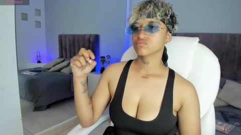 Snapshot of dominick_joness chatting on January 18, 7:58 pm Dominick  online show from January 18, 7:58 pm