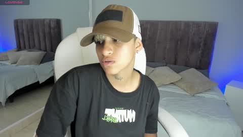 Snapshot of dominick_joness chatting on January 21, 8:21 pm Dominick  online show from January 21, 8:21 pm