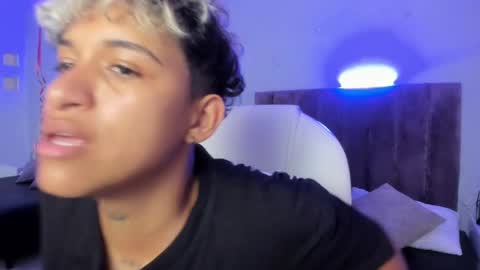 Snapshot of dominick_joness chatting on February 19, 8:52 pm Dominick  online show from February 19, 8:52 pm