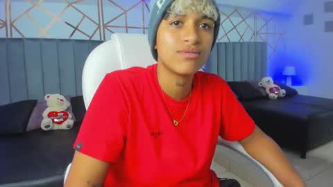 Snapshot of dominick_joness chatting on January 4, 7:34 pm Dominick  online show from January 4, 7:34 pm