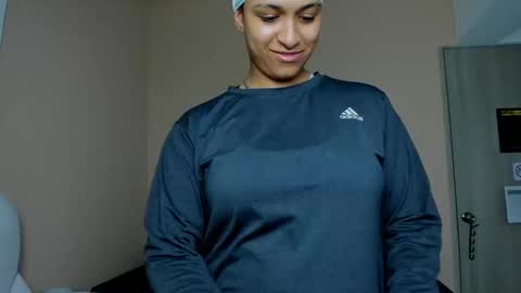 Snapshot of dominick_joness chatting on September 13, 4:31 am Dominick  online show from September 13, 4:31 am