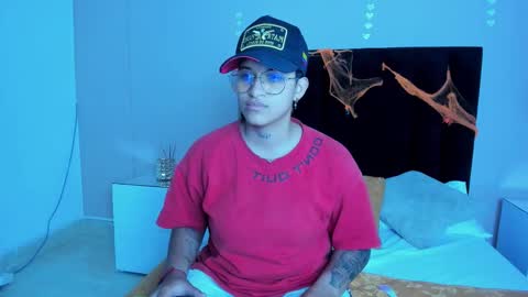 Snapshot of dominick_joness chatting on October 16, 6:49 am Dominick  online show from October 16, 6:49 am