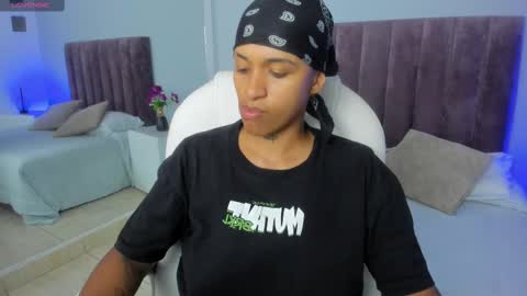 Snapshot of dominick_joness chatting on February 10, 10:19 pm Dominick  online show from February 10, 10:19 pm