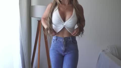 Donatella online show from November 14, 12:05 pm