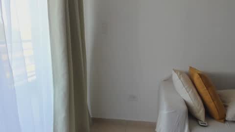 Donatella online show from December 10, 12:05 pm