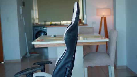 Donatella online show from January 12, 11:59 am