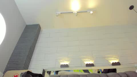  DOROTHY online show from December 18, 5:12 am