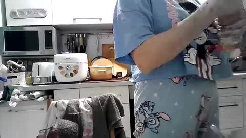 Snapshot of dorrie_ann chatting on February 6, 6:24 pm Dorrie Ann online show from February 6, 6:24 pm