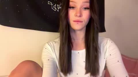 MOLLYYYY dont forget to give me a thumb up online show from October 28, 6:24 pm