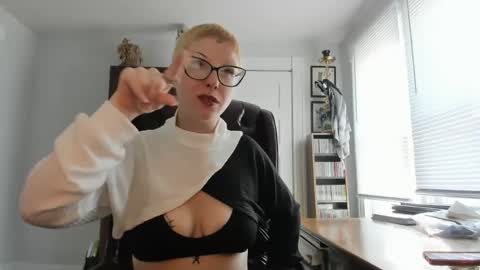 Your Majesty online show from October 9, 5:06 pm