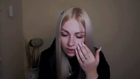 Snapshot of dream_dolly_ chatting on September 25, 12:37 pm dream_dolly_ online show from September 25, 12:37 pm