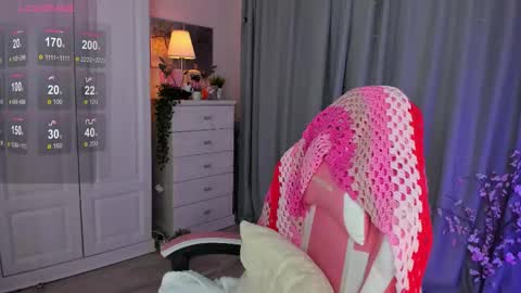 Snapshot of dreamaise chatting on October 3, 3:39 pm  Mary   pvt open    use pink and blue app lovense online show from October 3, 3:39 pm