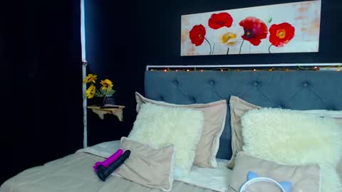 C E L E S T E  online show from December 17, 9:05 pm