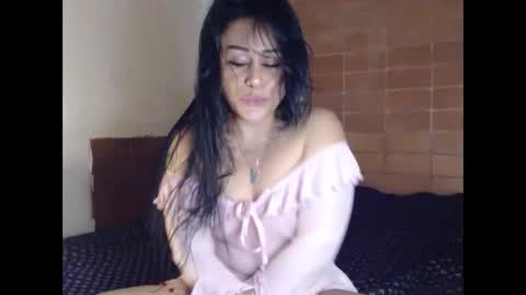 Snapshot of dulce_lindaa chatting on October 21, 5:28 pm dulce_lindaa online show from October 21, 5:28 pm