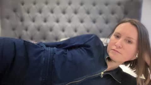 Nadia Ferreira  online show from January 26, 4:09 pm