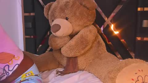 Luci  online show from March 6, 1:37 am