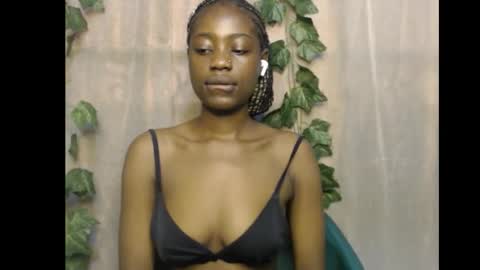 Ella online show from November 26, 1:01 pm