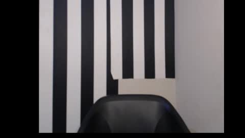 Snapshot of ebony_petitequeen chatting on October 21, 9:57 am Ella online show from October 21, 9:57 am