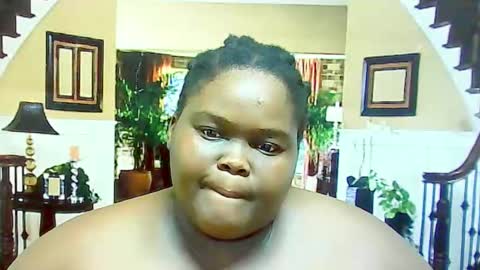 ebonyhotbuns4u2luv online show from March 5, 5:40 am