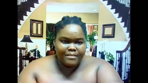 ebonyhotbuns4u2luv online show from March 3, 5:16 am