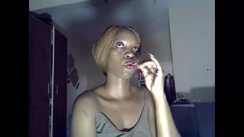 ebonykiki online show from October 7, 6:29 am