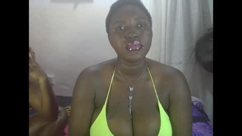 Snapshot of ebonyvd chatting on October 21, 10:03 pm ebonyvd online show from October 21, 10:03 pm