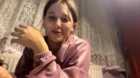 Snapshot of edafudge chatting on October 18, 7:48 pm Kaith online show from October 18, 7:48 pm