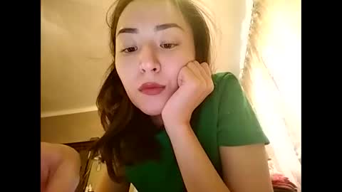 Snapshot of effy007 chatting on December 8, 9:46 am Effy online show from December 8, 9:46 am