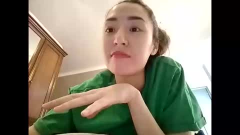 Snapshot of effy007 chatting on February 19, 10:56 am Effy online show from February 19, 10:56 am