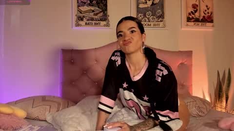 effy online show from December 19, 5:32 am