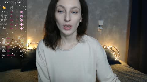 Snapshot of effy_gray chatting on January 19, 3:08 am Anna online show from January 19, 3:08 am