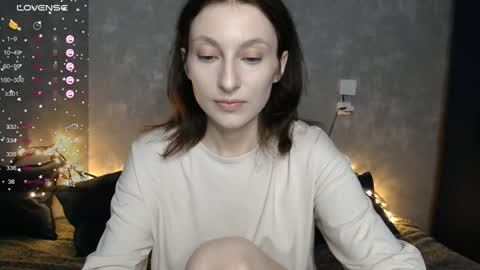 Snapshot of effy_gray chatting on January 28, 11:07 pm Anna online show from January 28, 11:07 pm