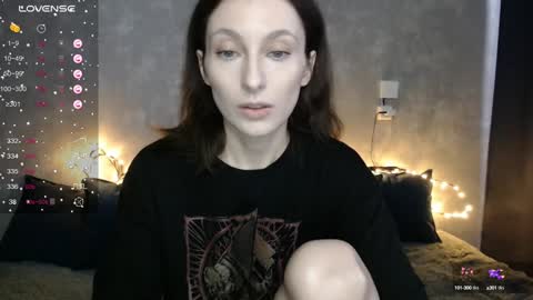 Snapshot of effy_gray chatting on February 1, 6:32 am Anna online show from February 1, 6:32 am