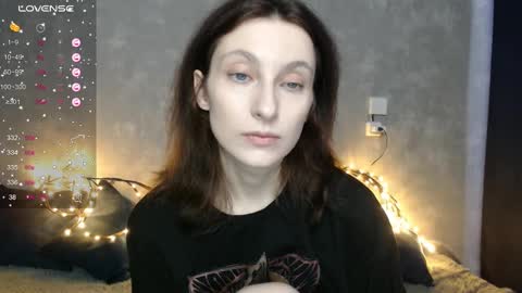 Snapshot of effy_gray chatting on March 2, 2:30 am Anna online show from March 2, 2:30 am