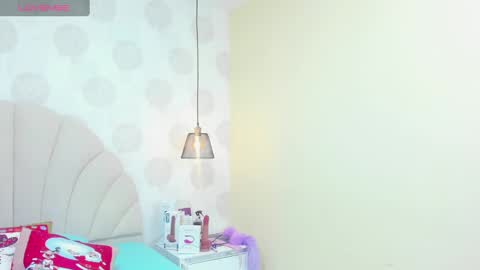 Snapshot of effystonnem chatting on January 4, 7:02 pm  E F F Y  online show from January 4, 7:02 pm