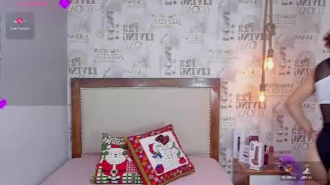 Snapshot of effystonnem chatting on December 9, 7:29 pm  E F F Y  online show from December 9, 7:29 pm