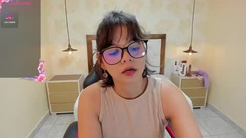 Snapshot of effystonnem chatting on December 7, 7:43 pm  E F F Y  online show from December 7, 7:43 pm