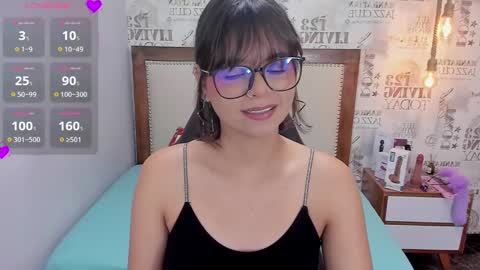 Snapshot of effystonnem chatting on December 19, 7:51 pm  E F F Y  online show from December 19, 7:51 pm