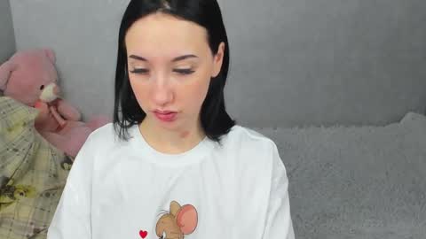 eileenmoores online show from December 17, 7:40 pm