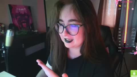 Snapshot of el_sweety chatting on October 22, 10:09 am If you like it when I meow give me a thumbs up online show from October 22, 10:09 am