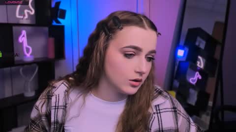 elara_doll online show from December 5, 7:15 pm