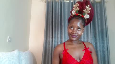 Snapshot of elegant_ebony chatting on December 25, 11:10 pm Nika online show from December 25, 11:10 pm